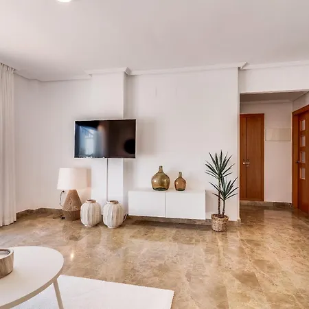 With Roof Terrace & Parking - Communal Pool And Near The * 埃斯特波纳