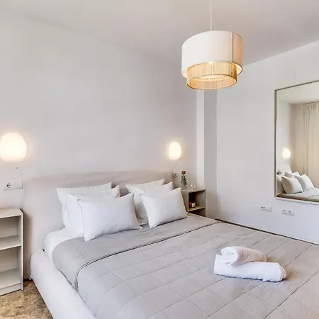 With Roof Terrace & Parking - Communal Pool And Near The *