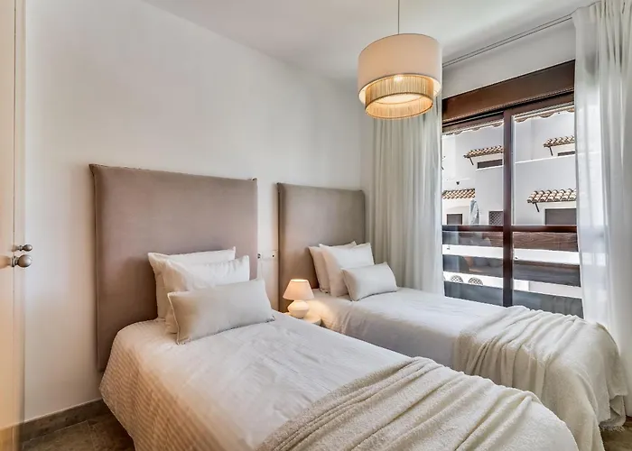 아파트 With Roof Terrace & Parking - Communal Pool And Near The 에스테포나