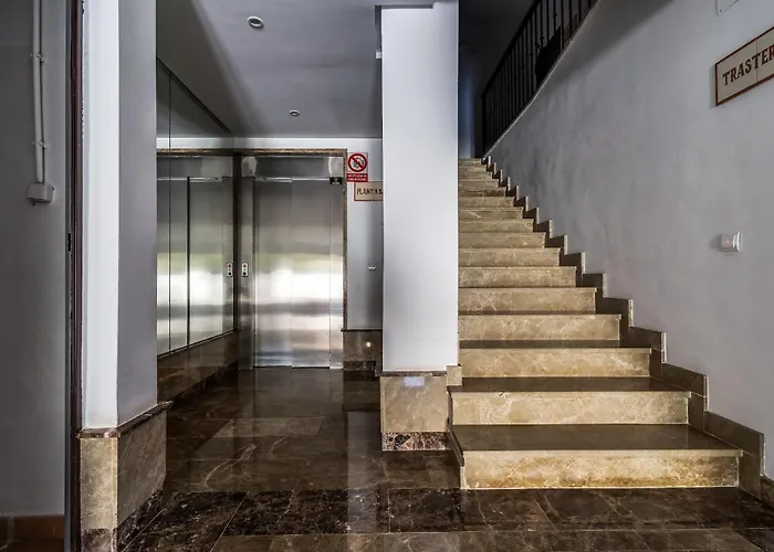 With Roof Terrace & Parking - Communal Pool And Near The 아파트