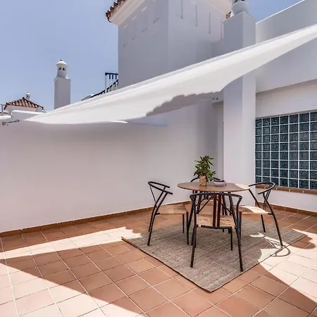 With Roof Terrace & Parking - Communal Pool And Near The Appartement Estepona