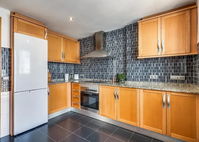 Apartment With Roof Terrace & Parking - Communal Pool And Near The Estepona