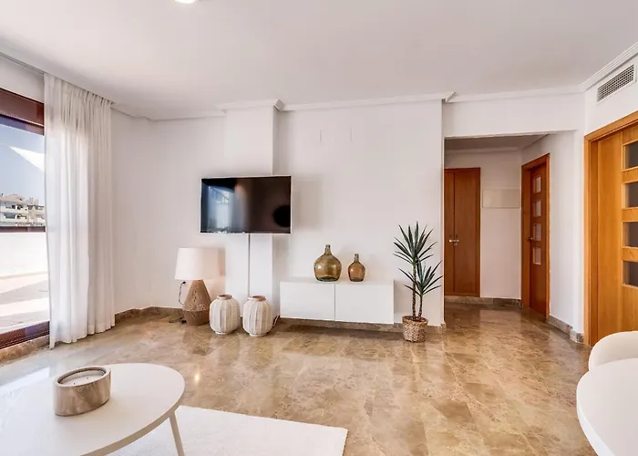 With Roof Terrace & Parking - Communal Pool And Near The * Estepona