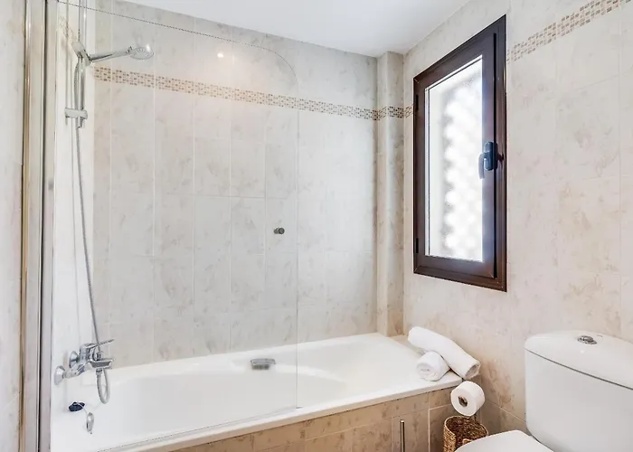 With Roof Terrace & Parking - Communal Pool And Near The