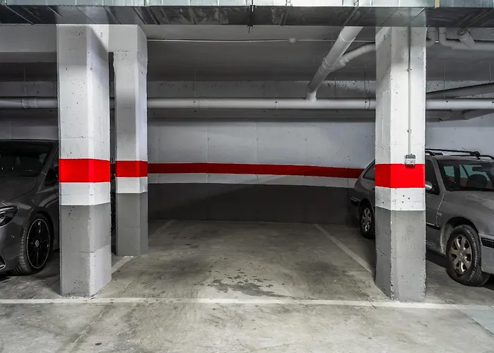 With Roof Terrace & Parking - Communal Pool And Near The *