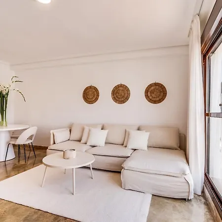 With Roof Terrace & Parking - Communal Pool And Near The Apartmán