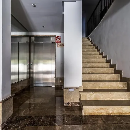 With Roof Terrace & Parking - Communal Pool And Near The Apartmán